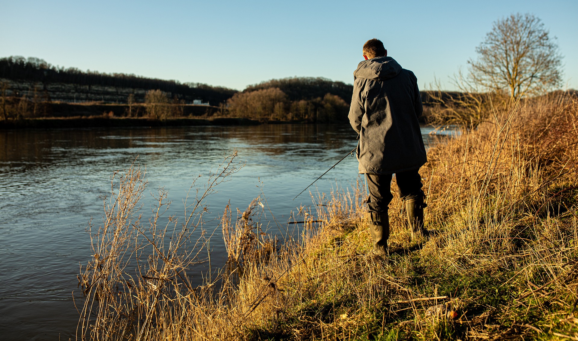 quel-équipement-pour-pêcher-confortablement-en-rivière-which-equipment-to-fish-comfortably-in-lake-or-river