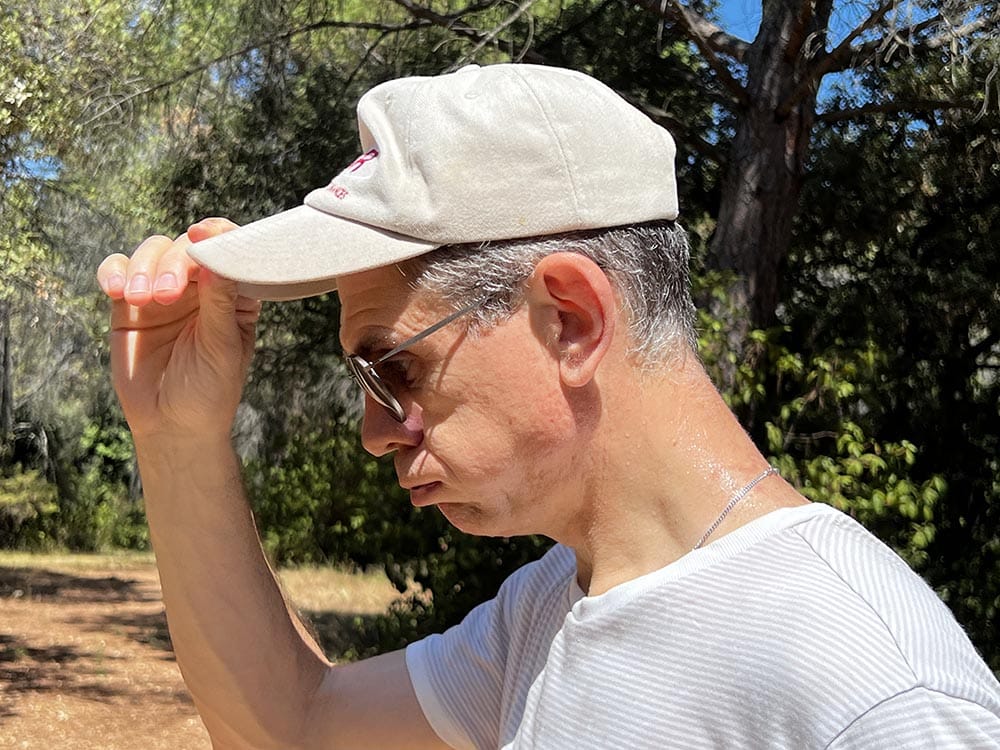 a-cap-makes-you-sweat-in-the-sun